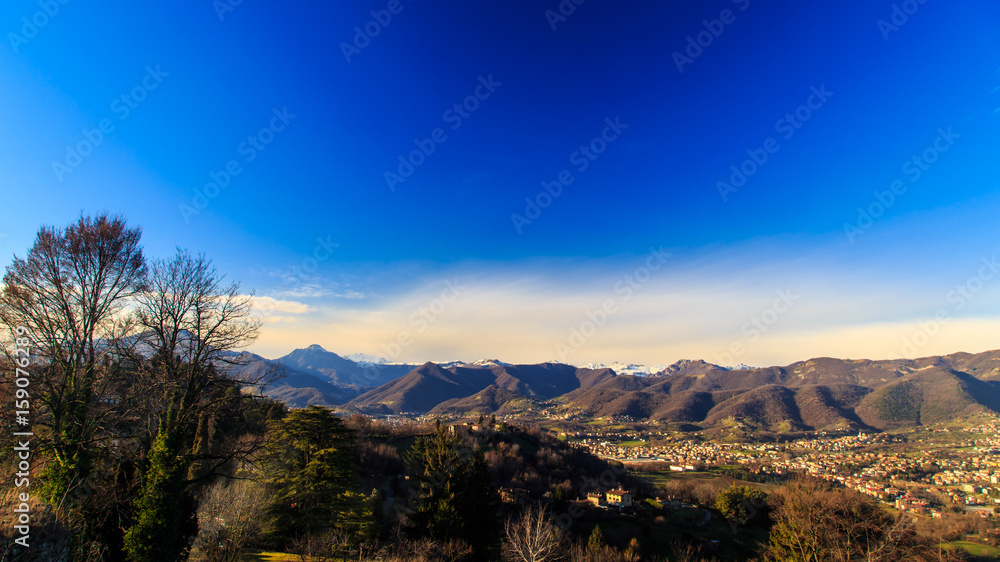 Naklejka premium colorful sunset in Bergamo