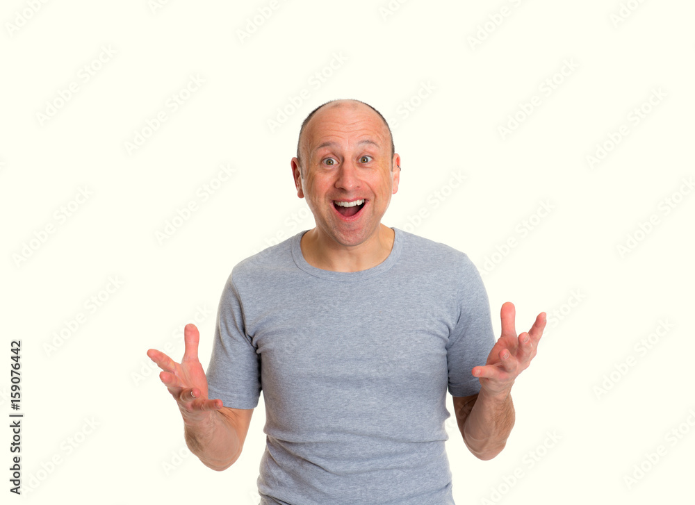 Naklejka premium baldheaded man with open hands looking surprised