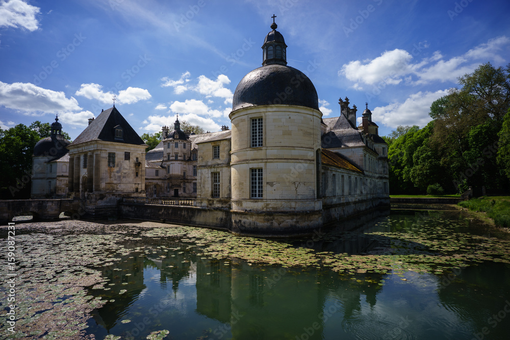 F, Burgund, Château de Tanlay, Schloßansicht, Blick auf Rundturm