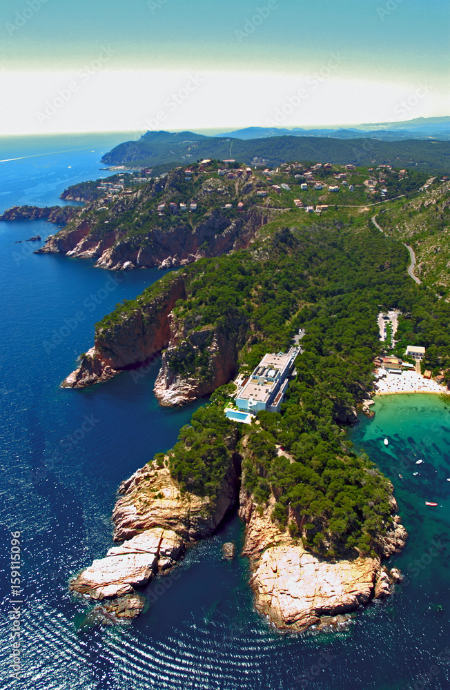 Costa Brava en la zona de Aigua Brava vista aérea entre rocas y mar en Girona Cataluña España
