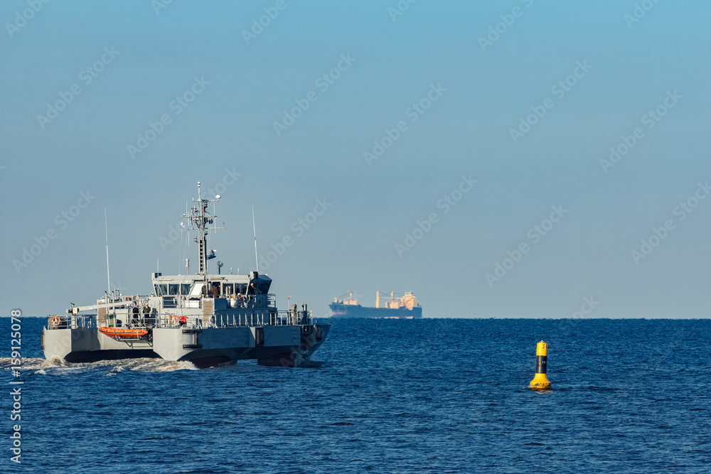 Naklejka premium Small military ship