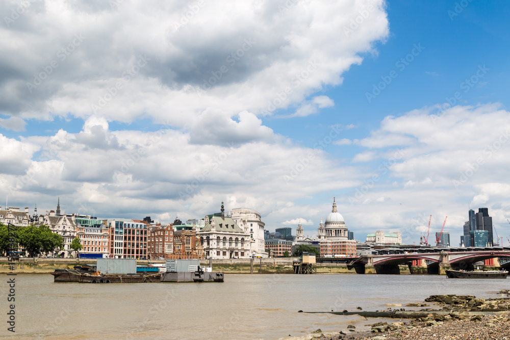 Fototapeta premium London view across the River Thames
