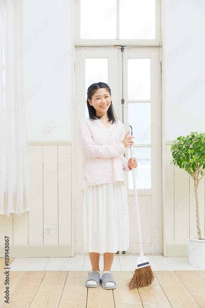 女性 掃除 女性 掃除