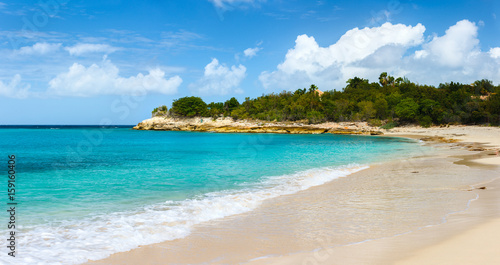 Beautiful Caribbean beach © BlueOrange Studio