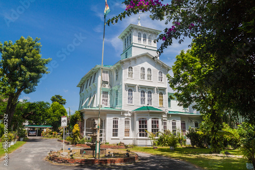 Canvas-taulu GEORGETOWN, GUYANA - AUGUST 10, 2015: Prime minister official residence in Georgetown, capital of Guyana