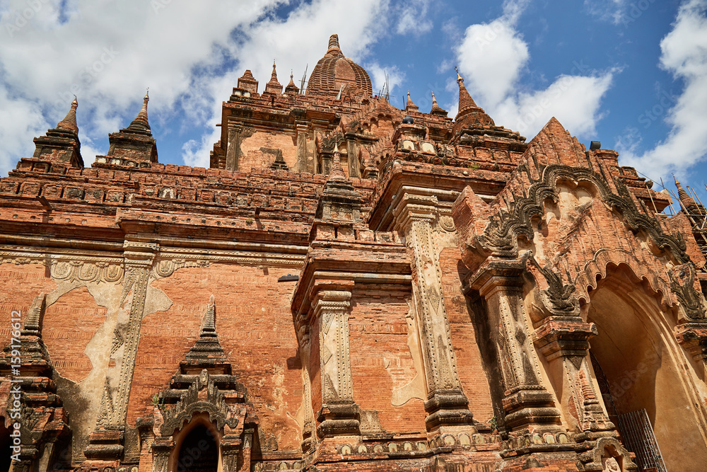 Fototapeta premium Htilominlo temple in Bagan, Myanmar