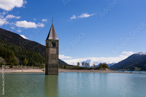 Kirchturm im Reschensee bei Graun im Vinschgau © csimages