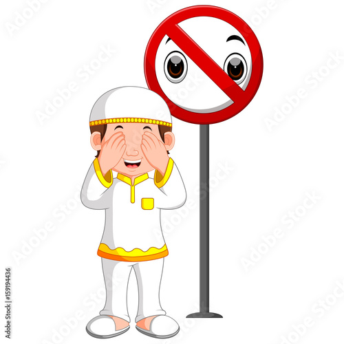 Muslim kid closed eyes