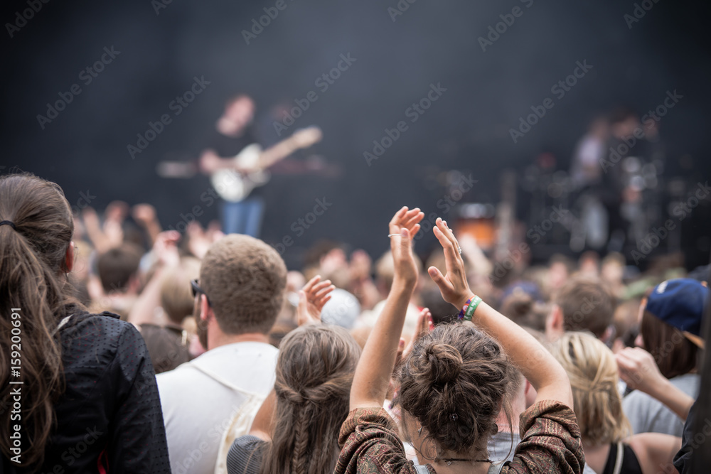 Konzertbesucher Festivalbesucher Konzertbesucher Festivalbesucher