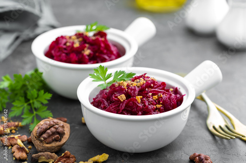 Beetroot salad with nuts