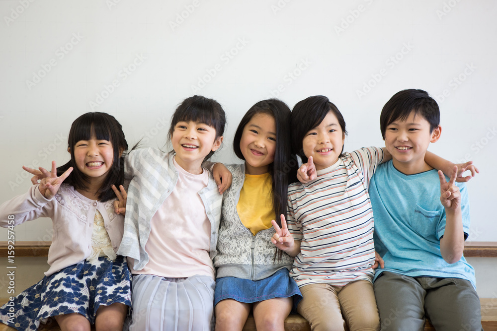 教室の小学生 教室の小学生