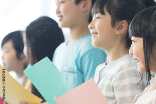 Fotografía 音楽室の授業を受ける小学生