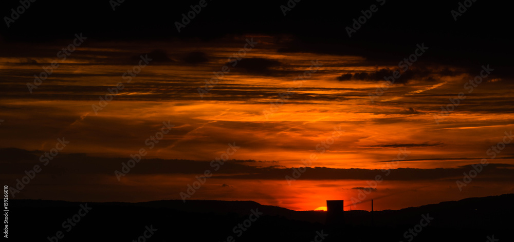 Atomkraftwerk im Sonnenuntergang Atomkraftwerk im Sonnenuntergang