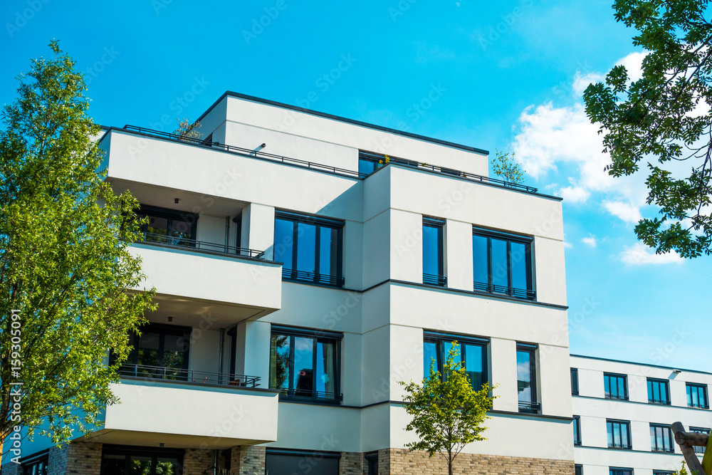 Fototapeta premium modern and expensive apartment building