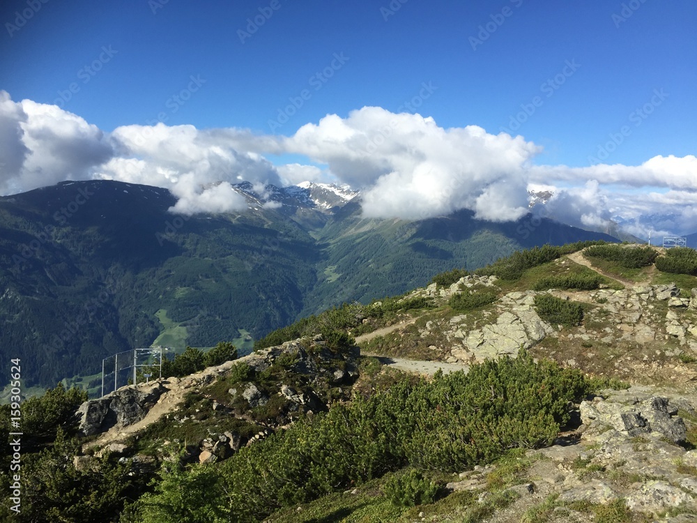 Obraz premium high mountains with peaks of snow