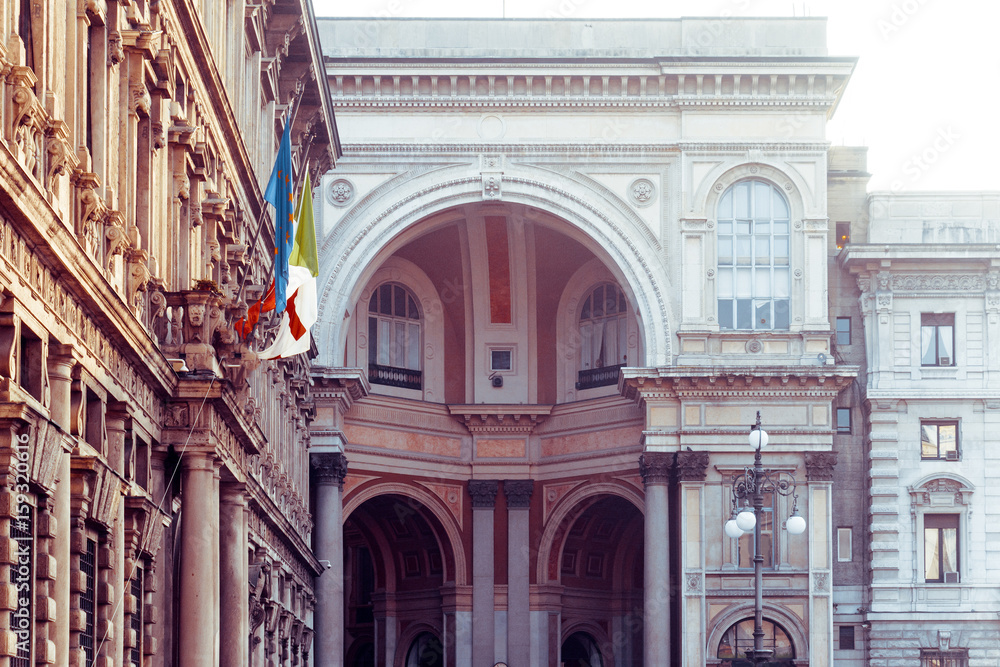 Obraz premium Traditional antique city building in Milan