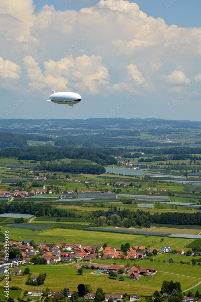 Fototapeta premium Airship in the sky