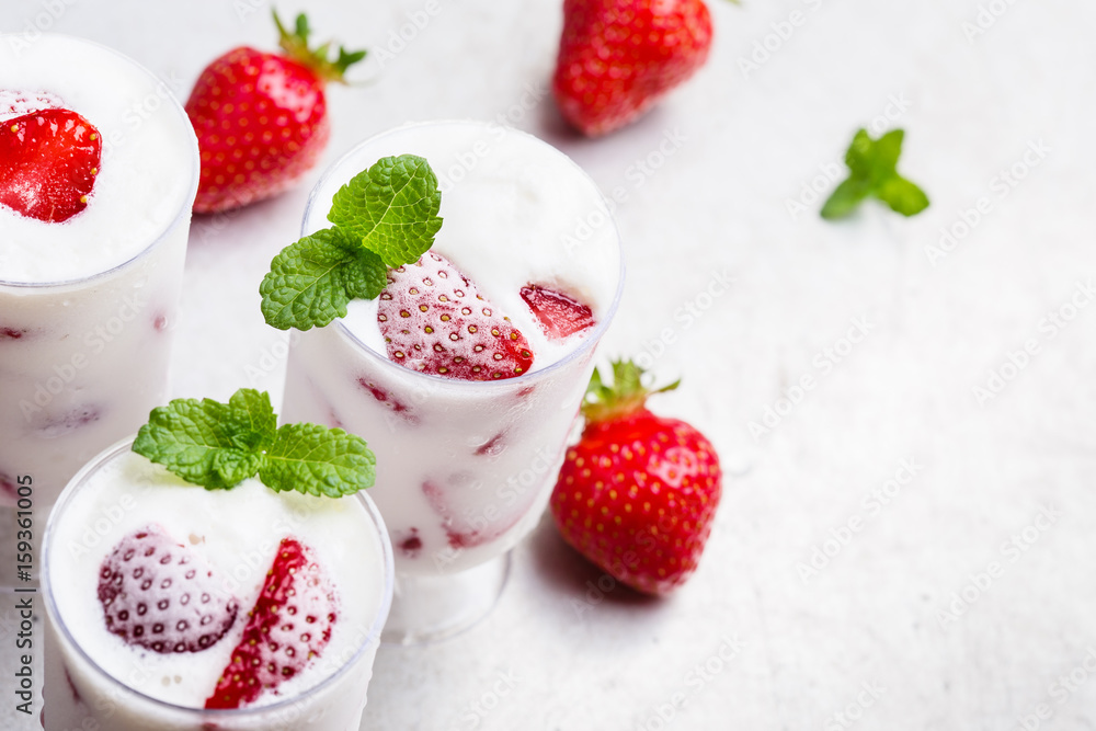 Homemade strawberry ice cream Homemade strawberry ice cream