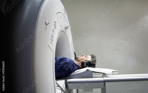 KNEE, MRI EXAMINATION