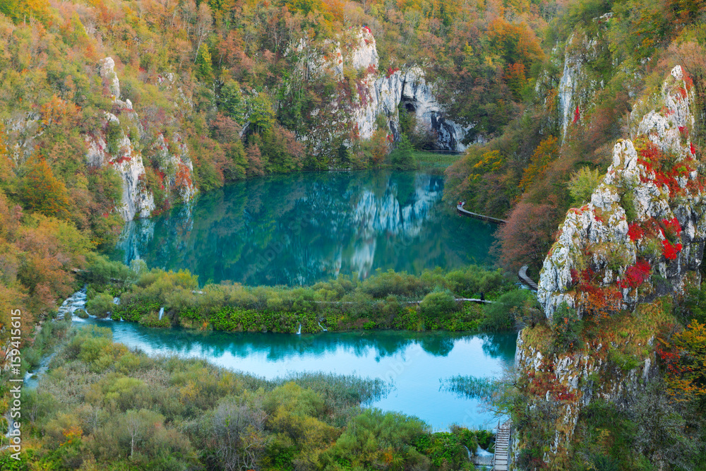 Plitvice lakes with beautiful colors and magnificent views of the waterfalls Plitvice lakes with beautiful colors and magnificent views of the waterfalls