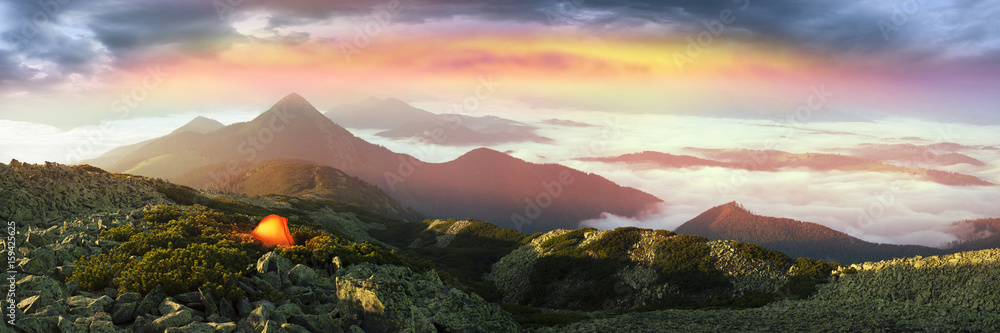 Fototapeta premium Gentle misty mountains