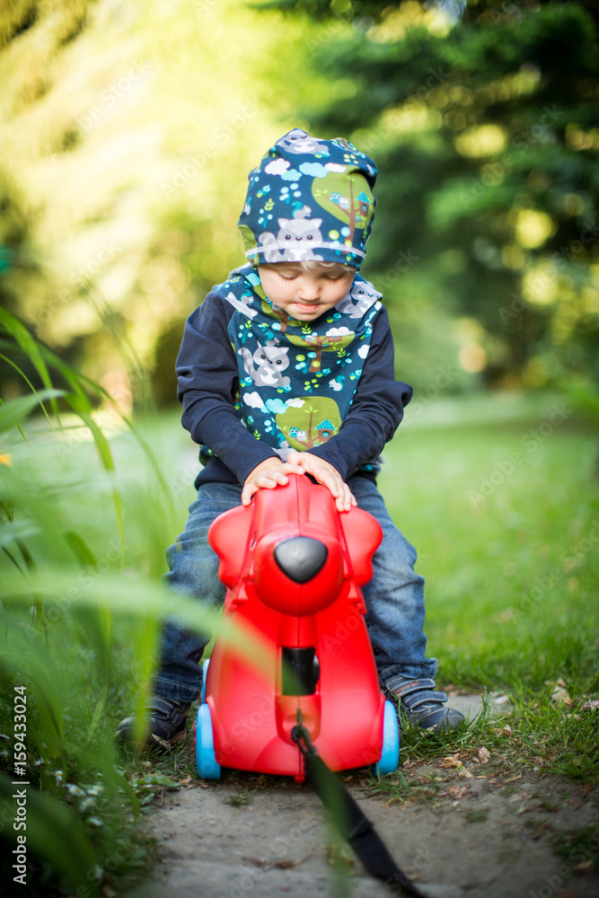 Kind geht auf Reisen
