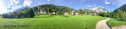 Fotografía Amazing panoramic view of italian alps in summer season