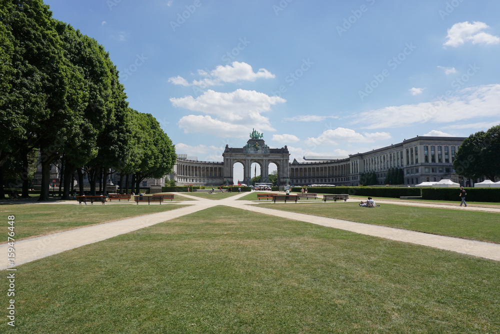 Obraz premium Park of the Fiftieth Anniversary (Parc du Cinquantenaire) in Brussels, Belgium