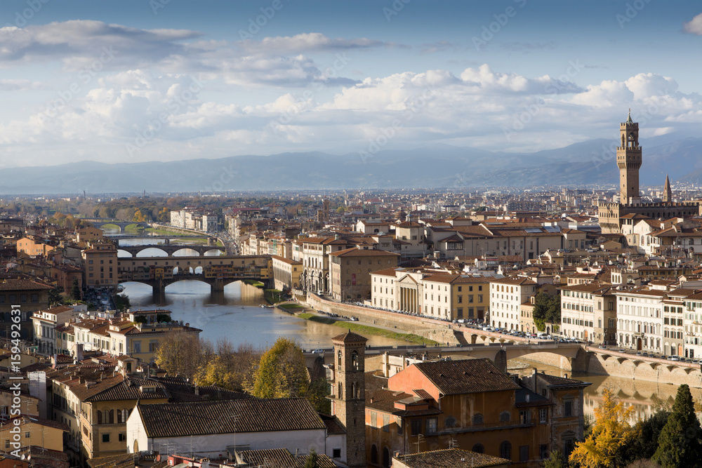 Firenze, veduta con il fiume arno verso Ponte Vecchio