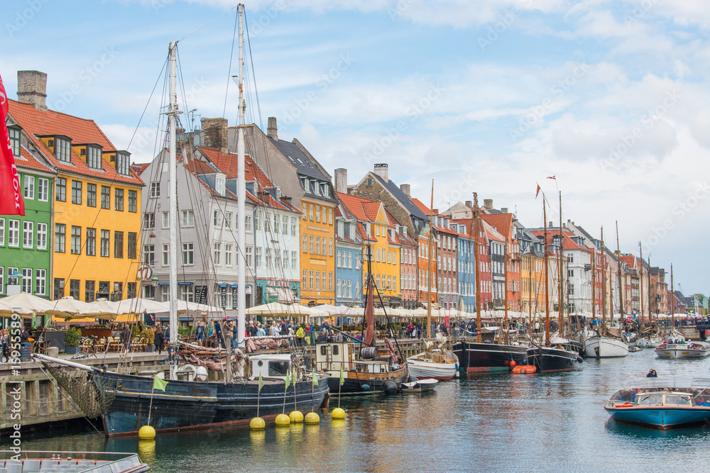 Nyhavn Hafenbecken und Fassaden Kopenhagen