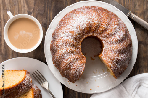 Photographie Sponge cake with coffee with milk