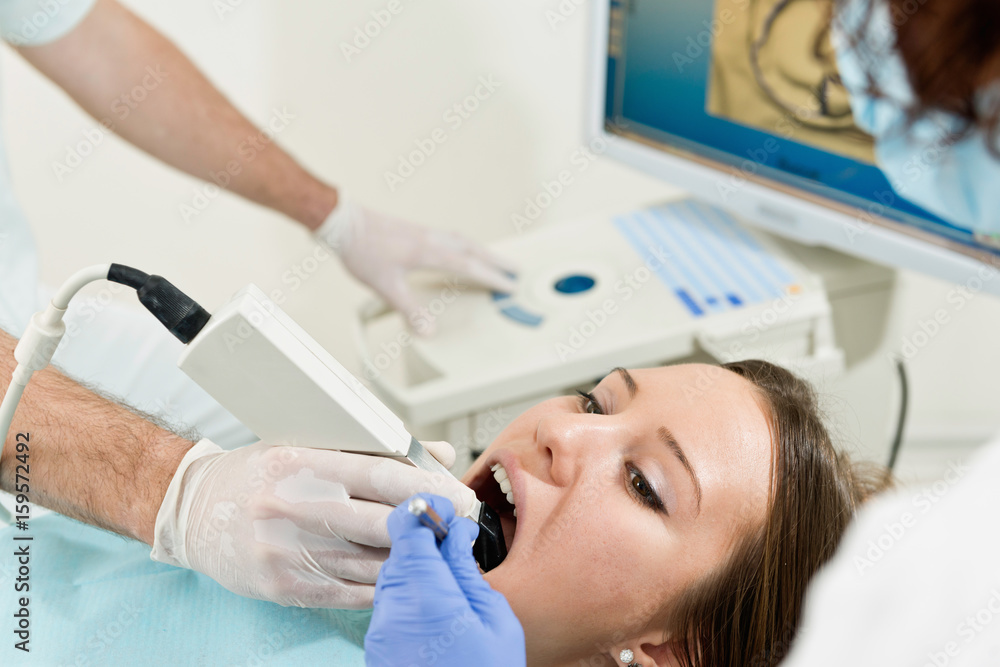 Ceramic tooth reconstruction Ceramic tooth reconstruction
