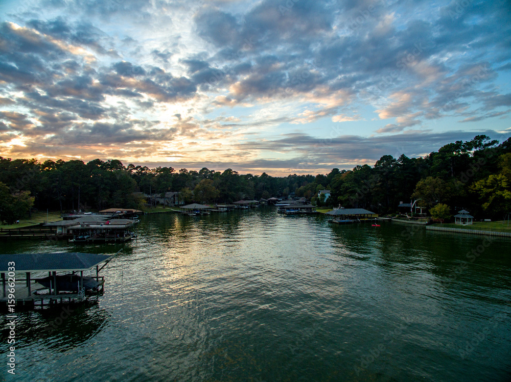 Fototapeta premium Sunset over a Texas lake 