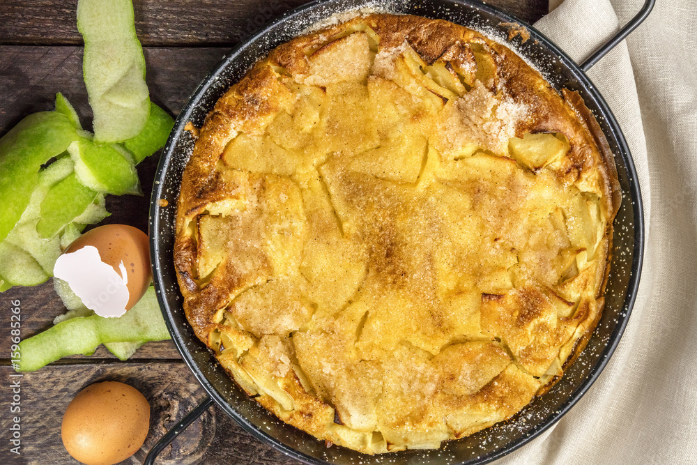Apple puff pie with apple peels and egg shells Apple puff pie with apple peels and egg shells