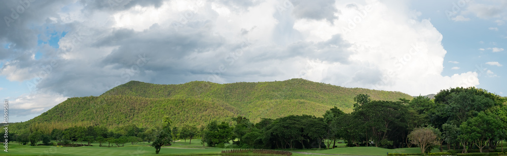 Fototapeta premium Mountain view. (Panorama)