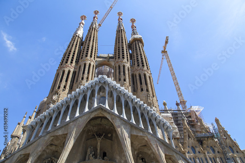Sagrada Familia - знаменитая церковь Гауди 
