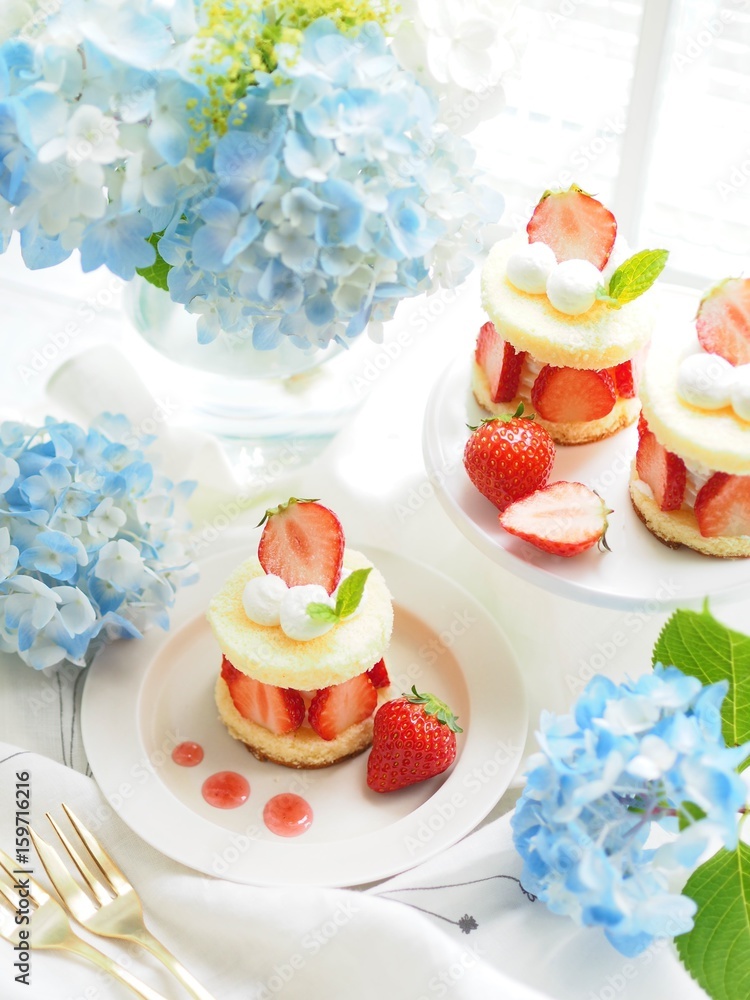 かわいいイチゴケーキ かわいいイチゴケーキ