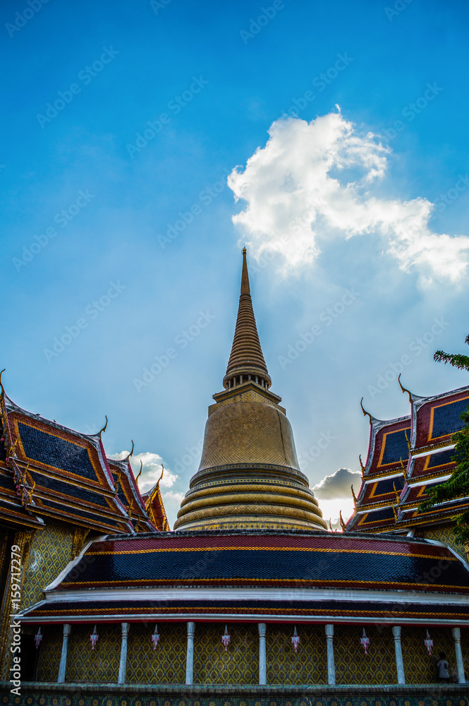 Fototapeta premium Wat Ratchabophit Temple in Bangkok, Thailand