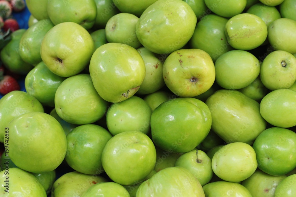 fresh apple green in the market. fresh apple green in the market.