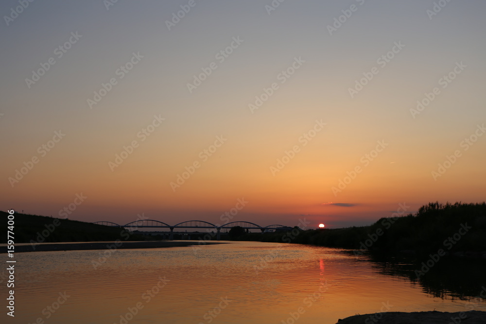 大阪 夕日に染まった大和川 大阪 夕日に染まった大和川