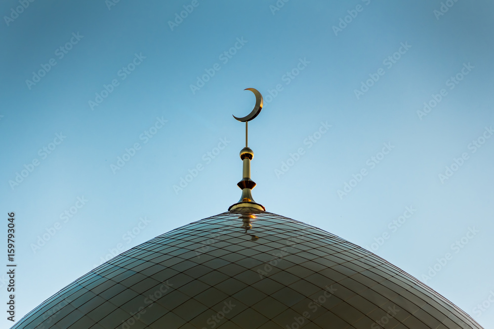 Golden minaret of the mosque. Symbol of Islam. The Golden Crescent. - obrazy, fototapety, plakaty 