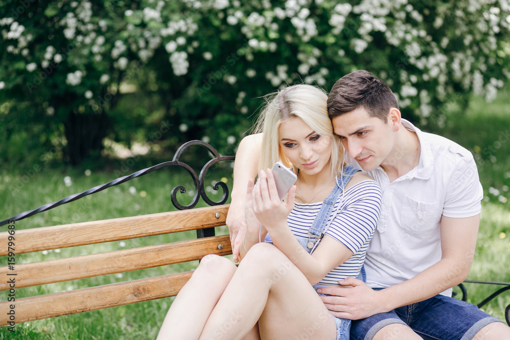 Naklejka premium couple in nature