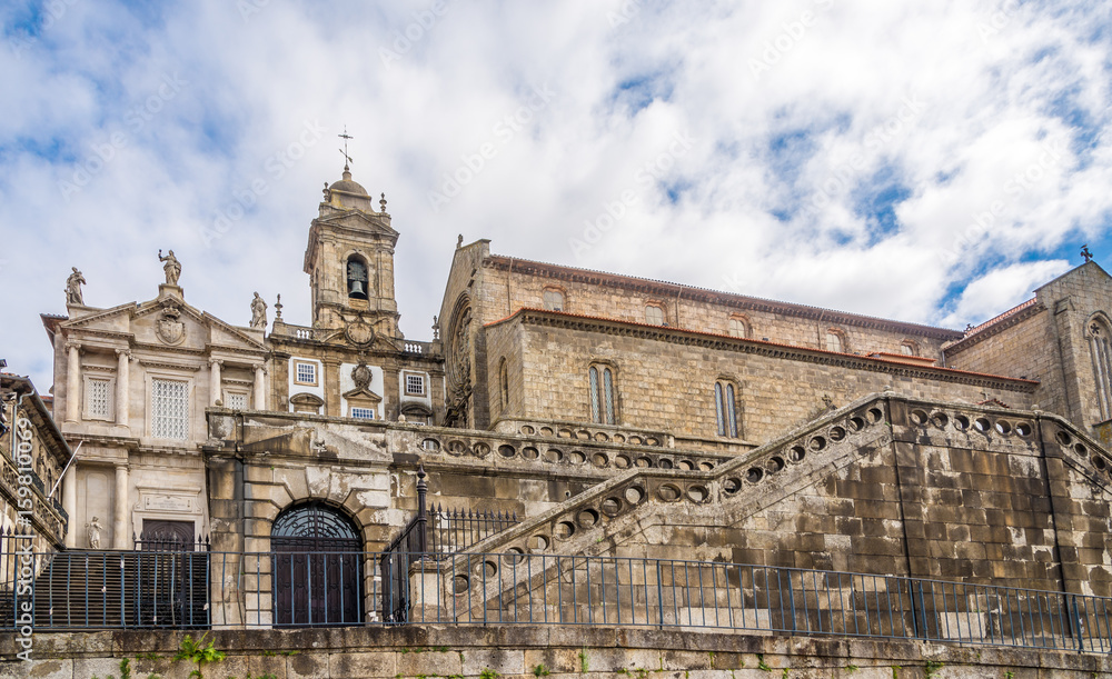 Obraz premium View at the churches Sao Francisco and Terceiros Franciscanos in Porto ,Portugal