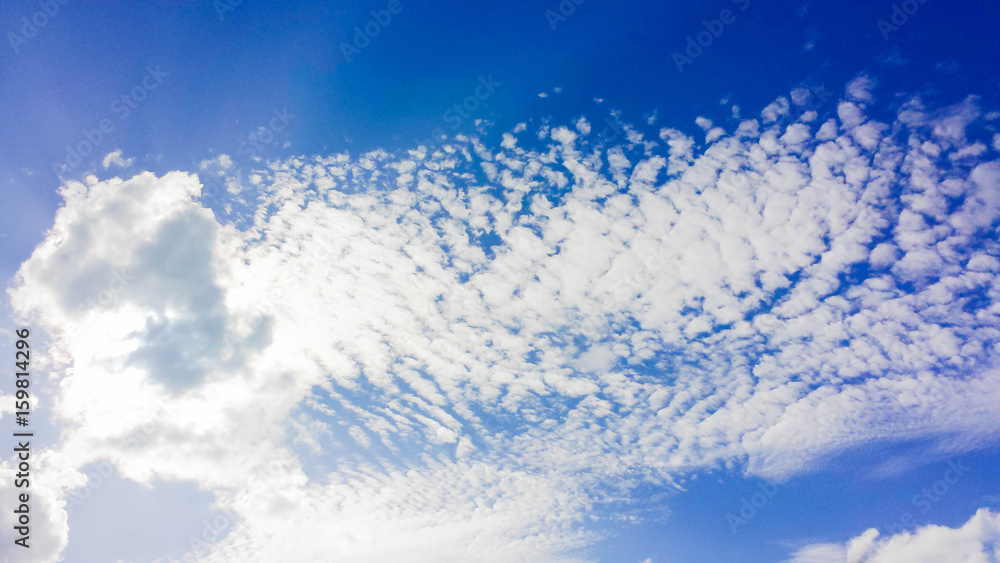 Obraz premium blue sky and tiny cloud