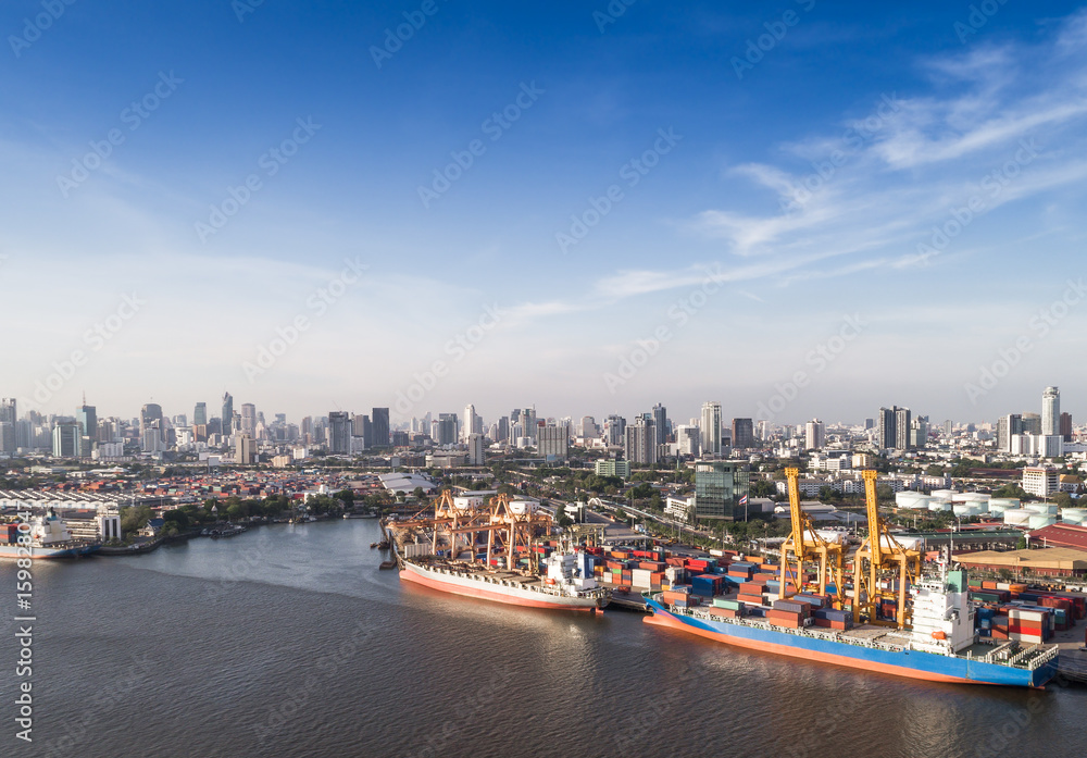 Fototapeta premium Aerial shipping port