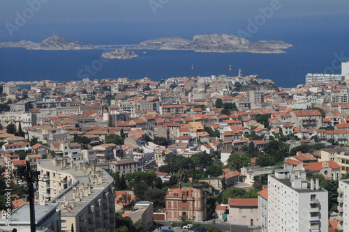 Blick   ber Marseille zu den Frioul Inseln