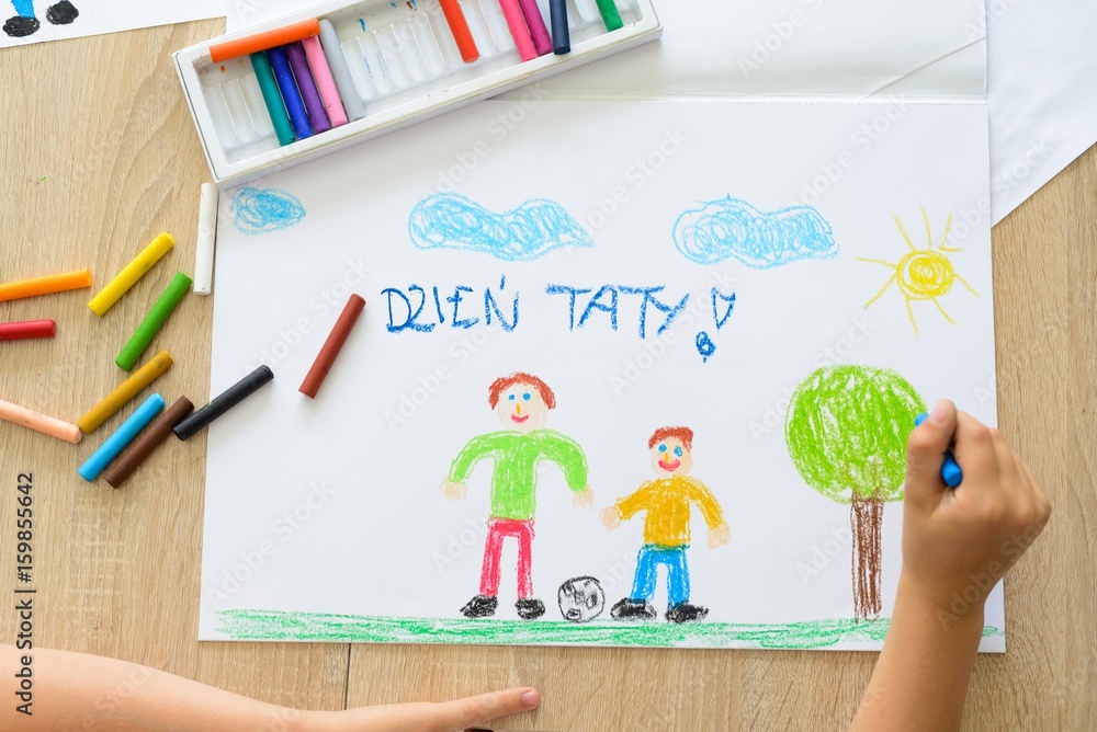 Kartka na Dzień Ojca, obrazek namalowany pastelami z napisem Dzień Taty