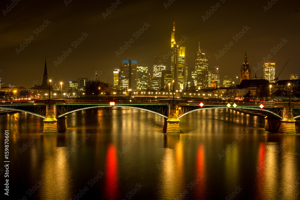 Frankfurter Skyline bei Nacht - Bankenviertel