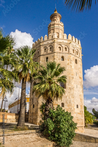 Der Torre del Oro gehörte zur Stadtbefestigung des historischen Sevilla