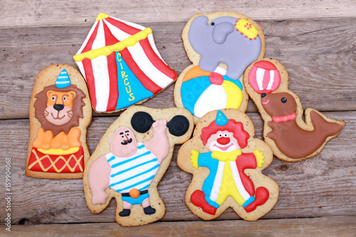 Cookies circus artist